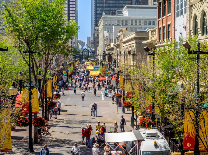 downtown stephen avenue calgary alberta