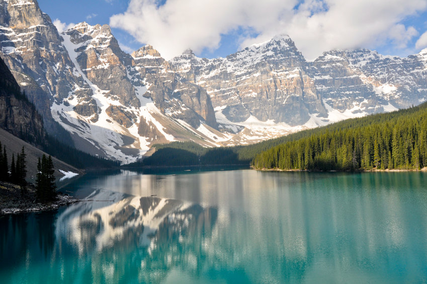 what is calgary famous for - close proximity to mountains and lakes